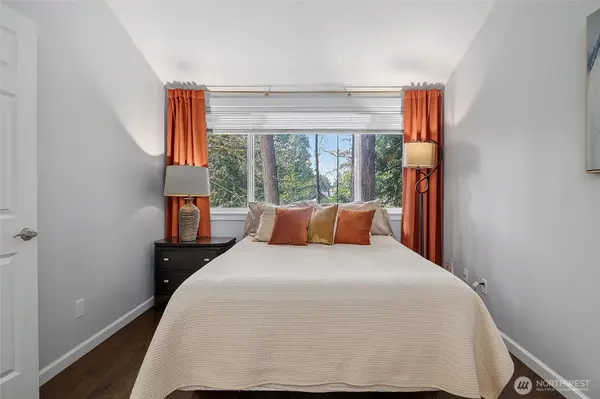 9165 45th AVE SW #6, Seattle, WA 98136