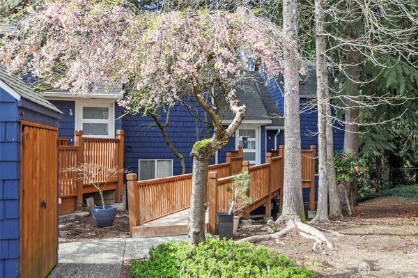 9165 45th AVE SW #6, Seattle, WA 98136