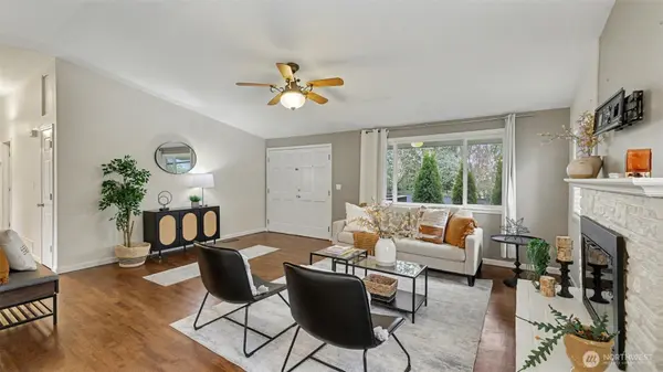 11204 148th AVE SE, Renton, WA 98059