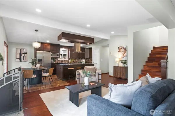 2111 201st PL SW, Lynnwood, WA 98036