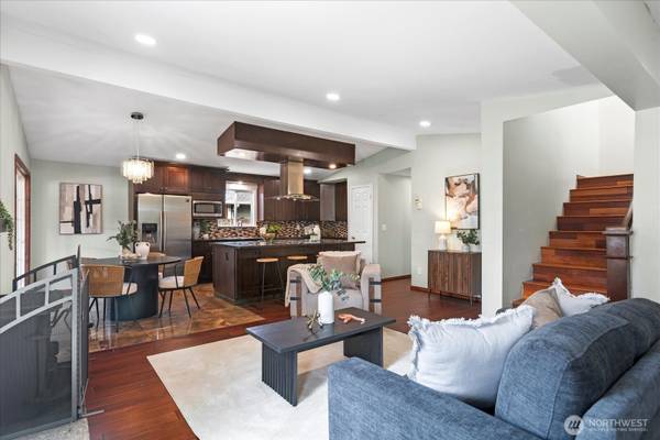 2111 201st PL SW, Lynnwood, WA 98036