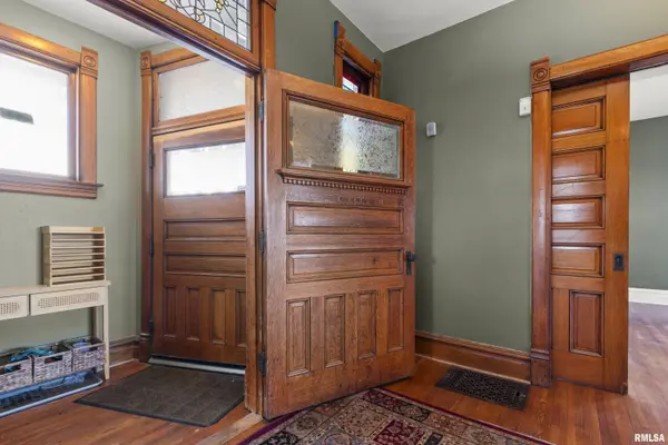 528 W HIGH ST, Peoria, IL 61602