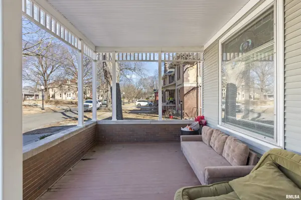 528 W HIGH ST, Peoria, IL 61602