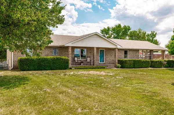 1976 Hartsville Pike, Gallatin, TN 37066