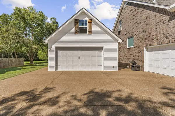 4005 Dell Dr, Mount Juliet, TN 37122