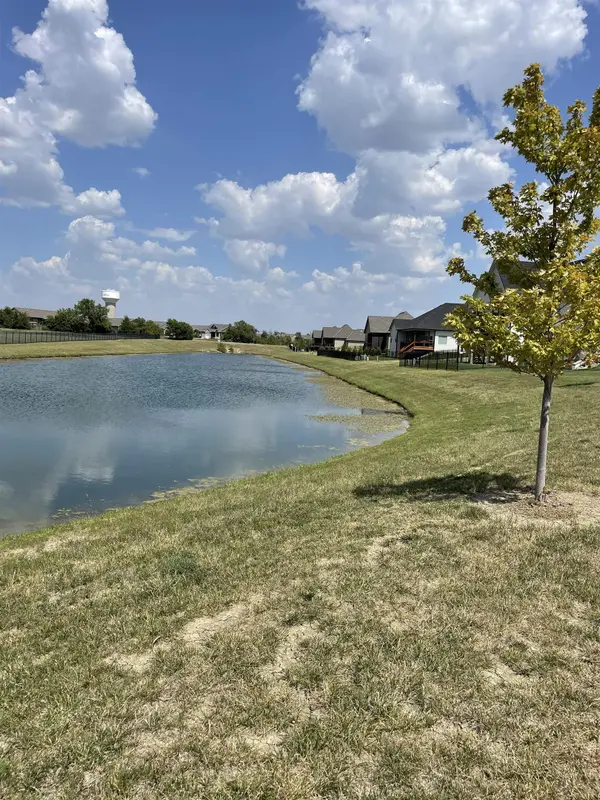 8466 E Deer Run, Bel Aire, KS 67226