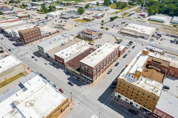 124 S Main St, El Dorado, KS 67042