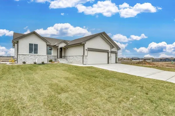 1542 N Quince Ct, Andover, KS 67002