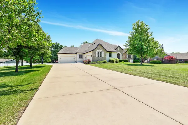 11 Crestway, Wellington, KS 67152
