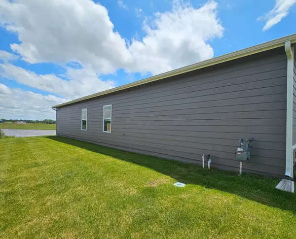 220 S Gatewood St, Valley Center, KS 67147