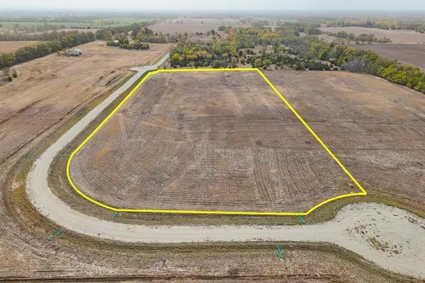 7.3 +/- Acres On Sw 220th,  Douglass,  KS 67039