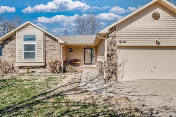 9706 W GREENSPOINT ST., Wichita, KS 67205-1513