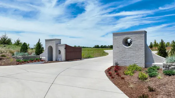 12751 E Canongate Cir, Wichita, KS 67226