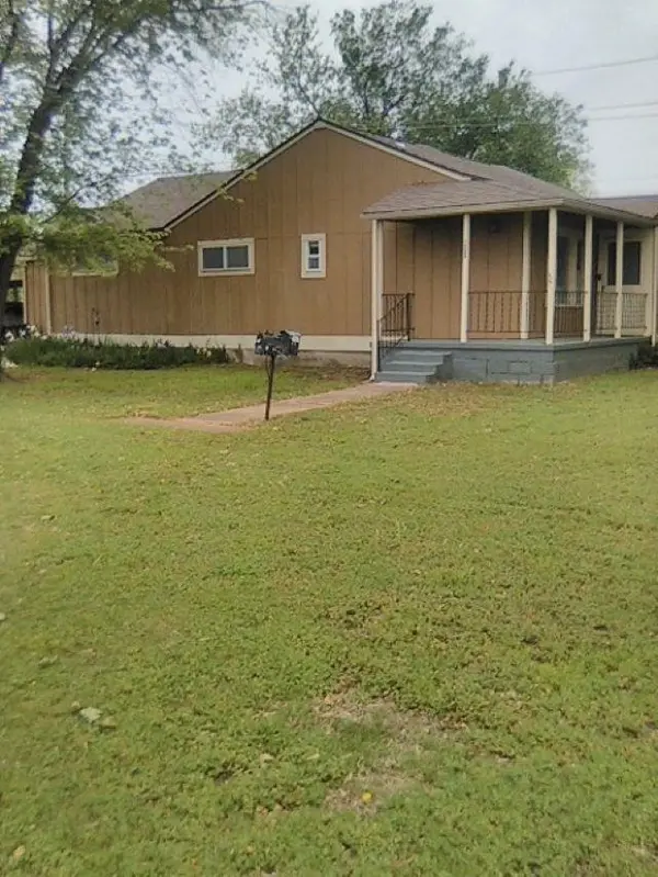 1533 N C Street, Arkansas City, KS 67005