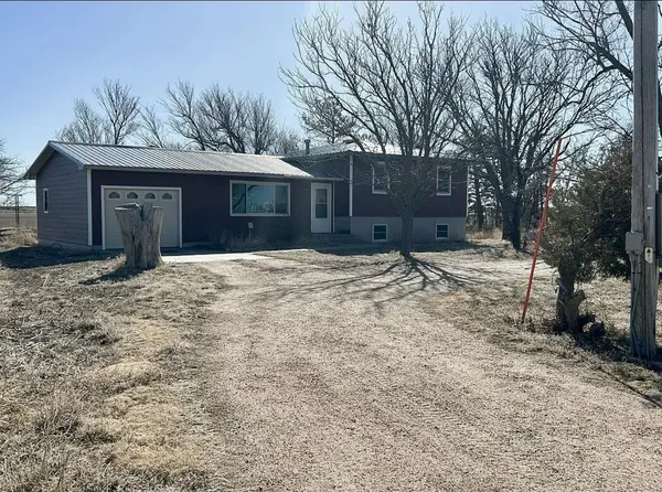 6654 S Rd F, Ulysses, KS 67880