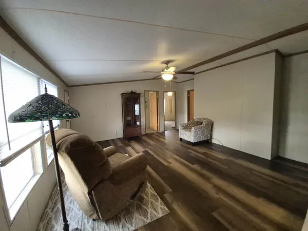 81 Eureka Lake Rd, Eureka, KS 67045