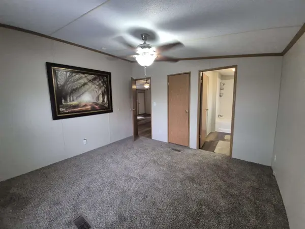 81 Eureka Lake Rd, Eureka, KS 67045