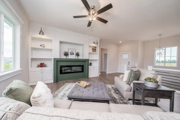 1242 W Ravendale Ln, Goddard, KS 67052