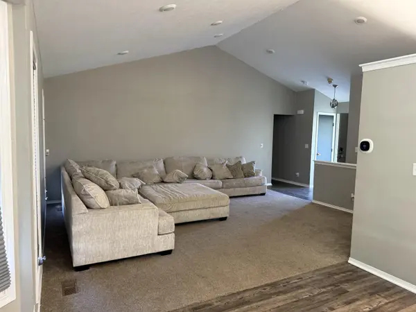 430 E Wild Plum Rd, Derby, KS 67037