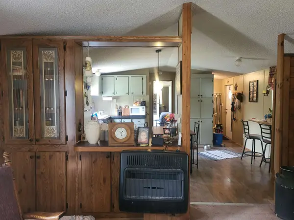 220 W 7th St, Eureka, KS 67045