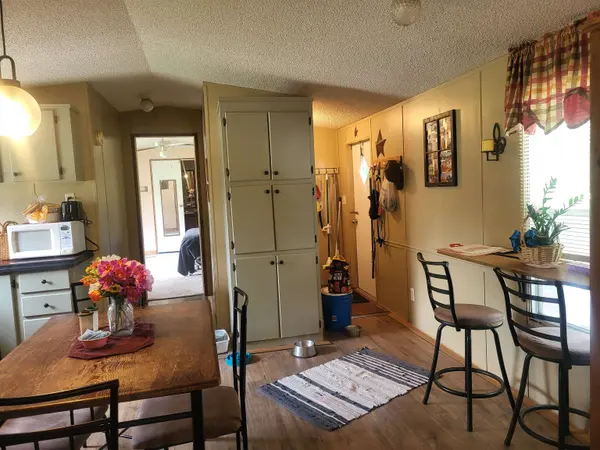 220 W 7th St, Eureka, KS 67045