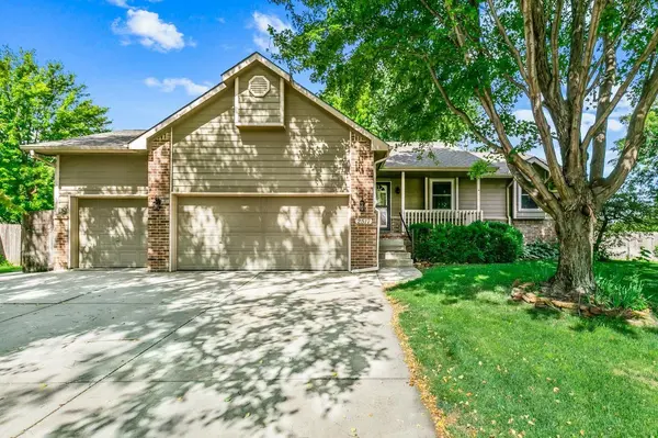 2517 N Covington Cir., Wichita, KS 67205-2016