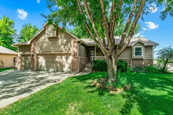 2517 N Covington Cir., Wichita, KS 67205-2016