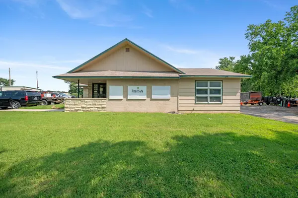 1224 W 6th Ave, El Dorado, KS 67042
