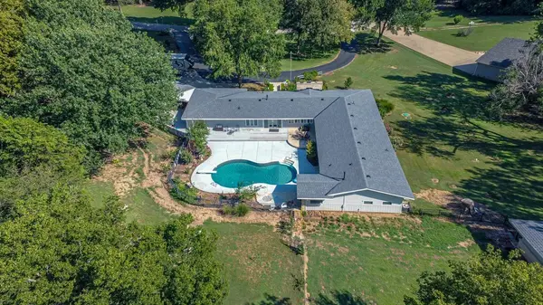 7 Valley Rd, Arkansas City, KS 67005