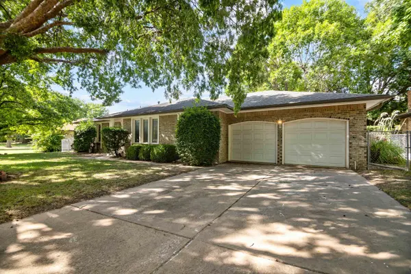 1962 N Charlotte St, Wichita, KS 67208
