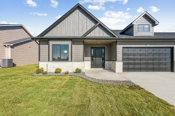 1640 E Appleton St, Valley Center, KS 67147