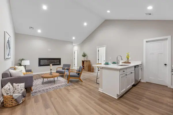 914 S Fox Ridge, Newton, KS 67114