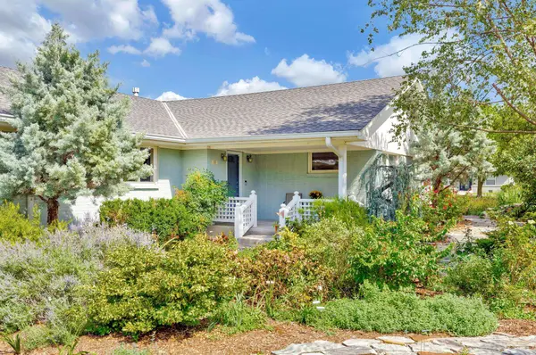 10 E Hawthorne St, Wichita, KS 67206-2534