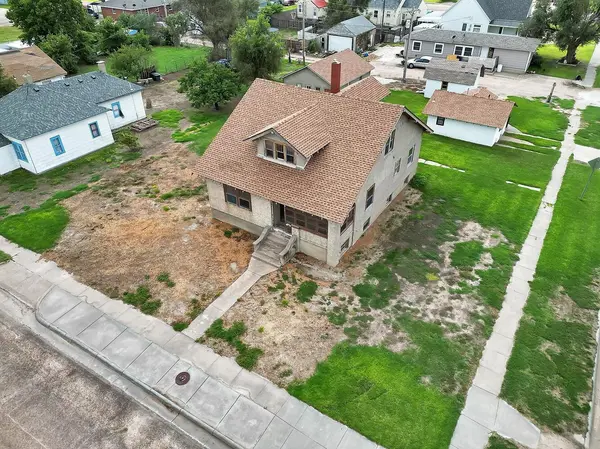 216 W Long St, Dighton, KS 67839