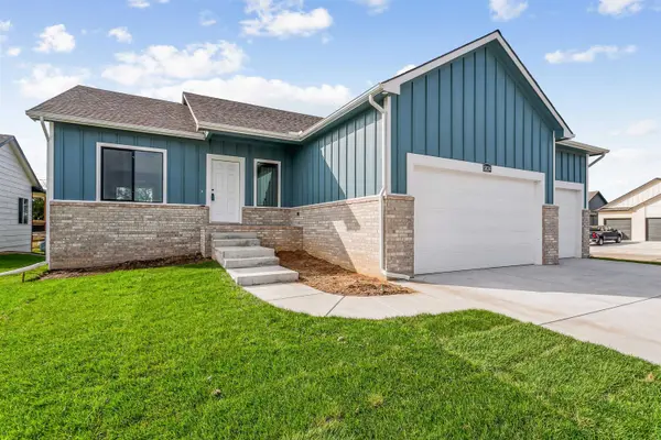 5824 N Newport Ct., Park City, KS 67219