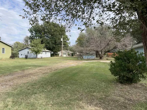 1703 N C St, Wellington, KS 67152