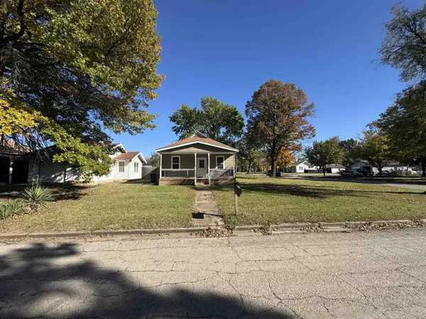 402 N Sycamore, Eureka, KS 67045