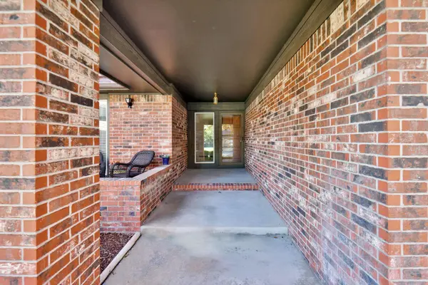 1415 N West Lynn Ave, Wichita, KS 67212