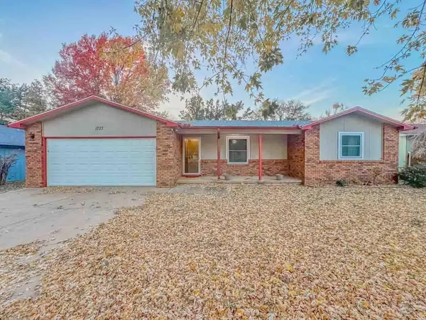 1727 N 10th St, Arkansas City, KS 67005