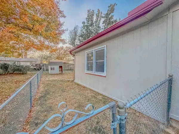 1727 N 10th St, Arkansas City, KS 67005