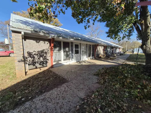 407 W Main St, Toronto, KS 66777
