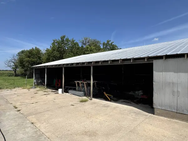 1332 100th, Peabody, KS 66866