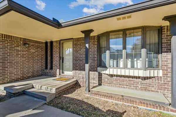 9016 E Boxthorn St, Wichita, KS 67226