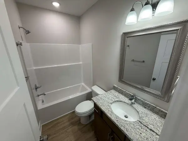 5198 N Toben Dr, Bel Aire, KS 67226