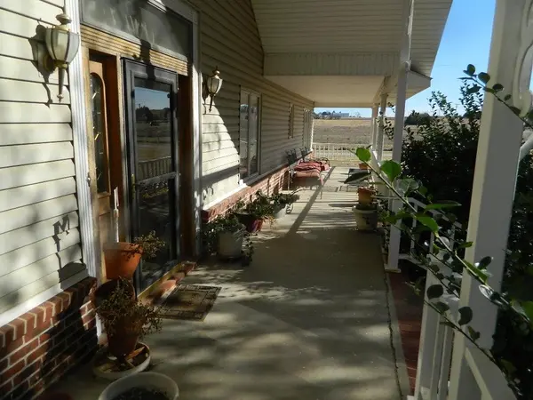 4622 E 9th Ave, Winfield, KS 67156