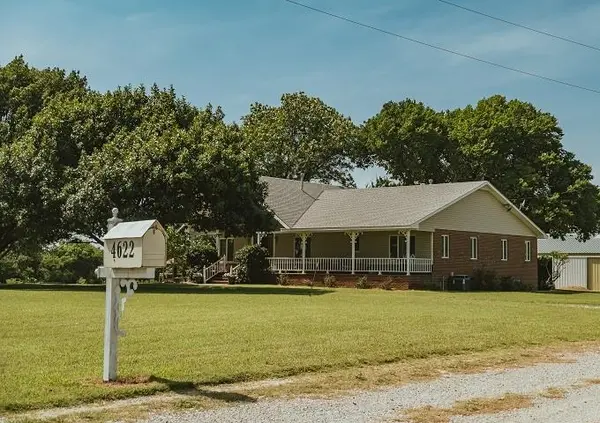 4622 E 9th Ave, Winfield, KS 67156