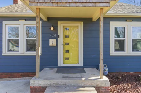 724 S Holyoke St, Wichita, KS 67218