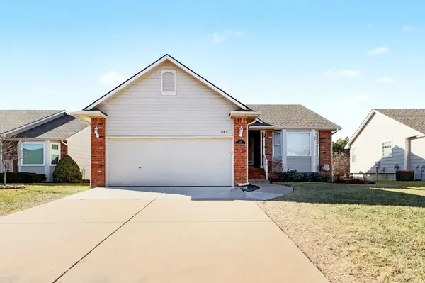 645 N Cedar Downs Cir, Wichita, KS 67235