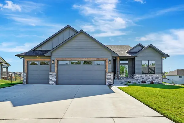 230 S Wellcrest,  Goddard,  KS 67052