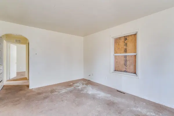 833 N Poplar, Wichita, KS 67214